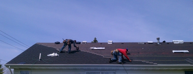Read more about the article What To Do When Your Roof Is Missing Shingles